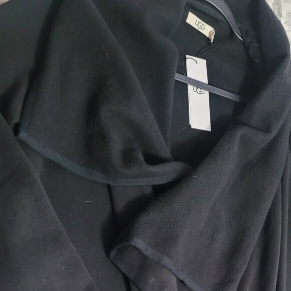 UGG Long Black Sweatshirt Open Front Wrap Cardigan Size Medium NWT - Picture 9 of 9